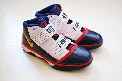 Nike unveils 2012 USA Basketball uniforms, Tamika Catchings