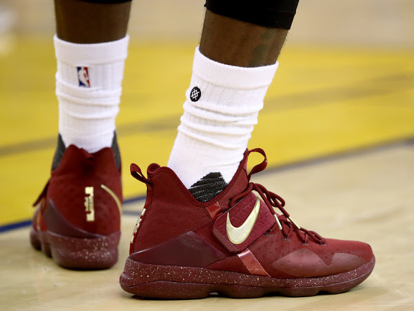 SoleWatch: LeBron James Debuts New LeBron 14 As Cavs Struggle