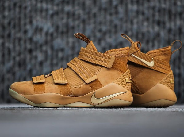 A Detailed Look at Nike LeBon Soldier 